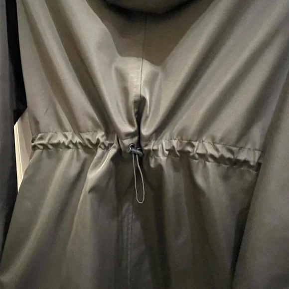 Michael Kors raincoat / jacket EUC - Picture 4 of 9